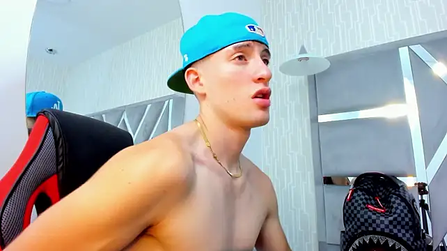 Chat +18 de hunterheat__ ao vivo