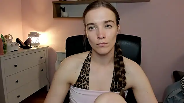 Chat +18 de kenzie_x ao vivo