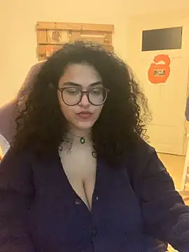 צ'אט XXX בשידור חי של Curvydesifromgermany