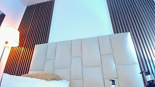 Nicolqueen_ Adlı Modelin Canlı XXX Sohbeti
