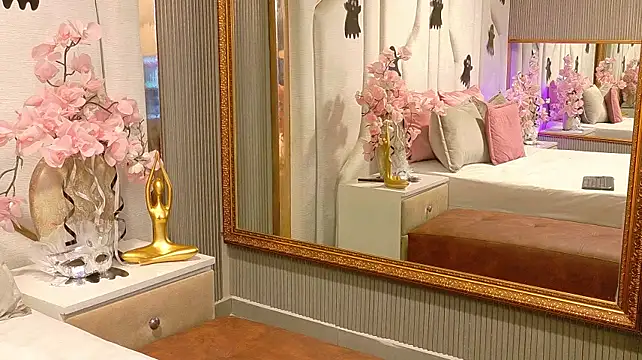 CristalLxr Adlı Modelin Canlı XXX Sohbeti