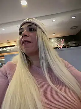 Monageil Live XXX-Chat