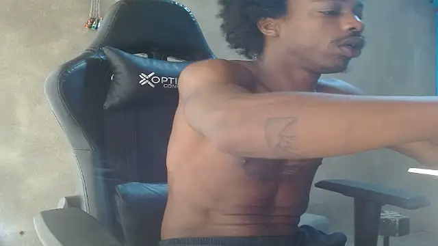 Larry-n-clouds Live XXX-chat