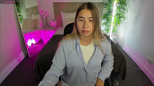 Elaria_ live XXX chat