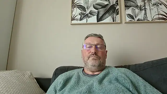 XXX chat uživo modela doudou310