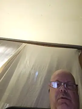 ArmoredLip13's Live XXX Chat