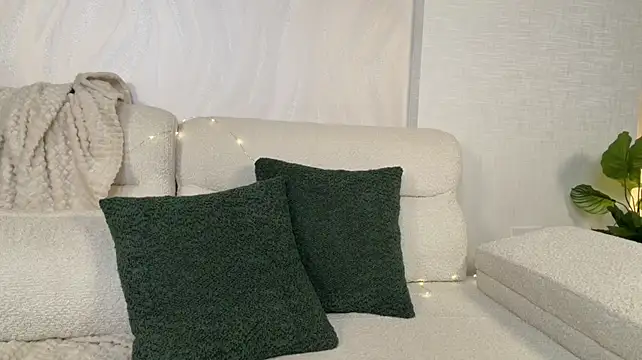Chat +18 de lillit_vivit ao vivo