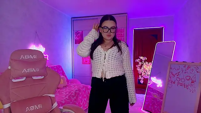 Chat +18 de lilialil06 ao vivo