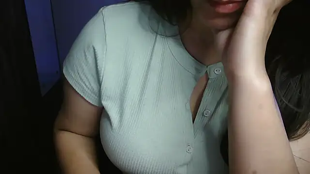دردشة HotNiyathi الجنسية المباشرة