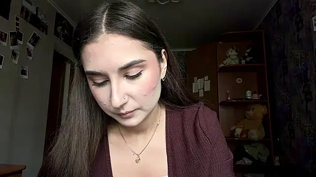 دردشة KittyNoSkirty الجنسية المباشرة