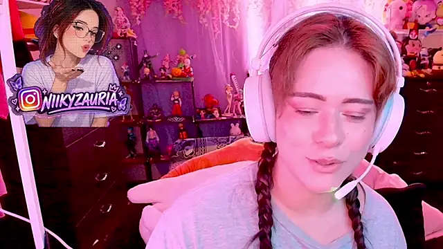 _niiky Adlı Modelin Canlı XXX Sohbeti