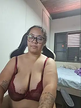 Show de yasminmeyerofc na webcam