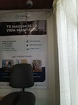 Valentina--1 Live XXX Chat