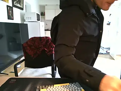 Онлайн чат XXX mihaimichael
