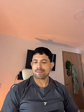 TroyeKnight Live XXX-chat