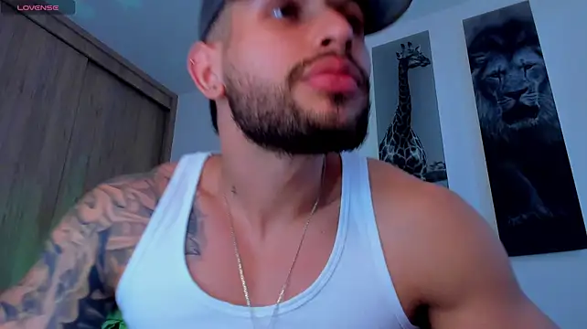 Chatroom XXX en direct de Santos_ramirez1