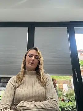 צ'אט XXX בשידור חי של House_0f_Her-666