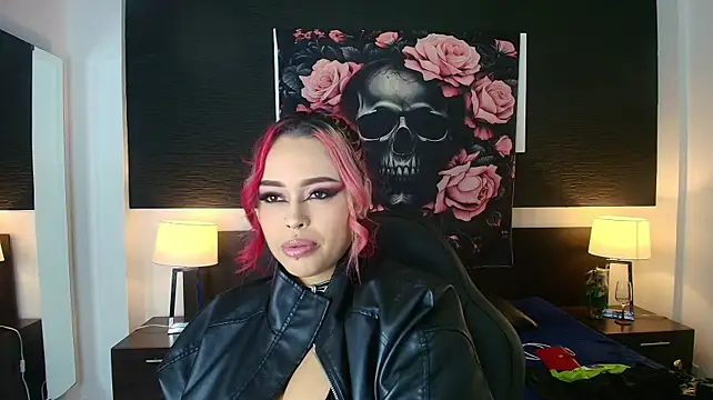 EvaaFoxxy1 Live XXX Chat