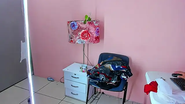 ivonnexx_'s Live XXX Chat