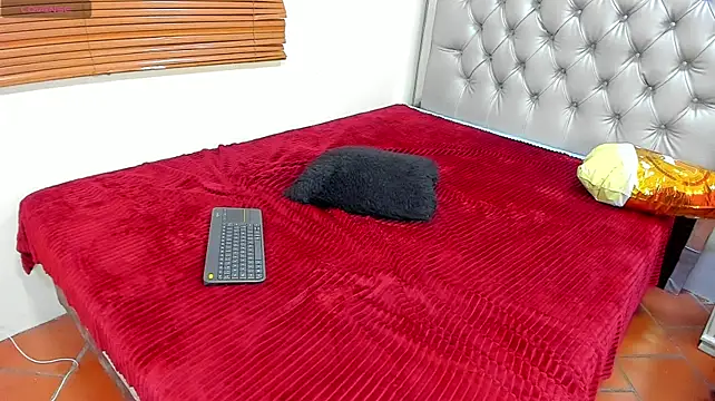 Živý XXX chat Leo_Royce