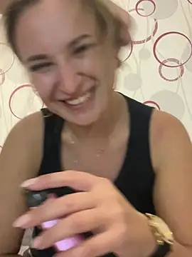 הופעת וובקאם של sweetOlga