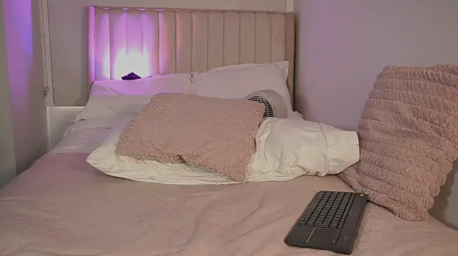 ArianaReynoldss লাইভ XXX চ্যাট