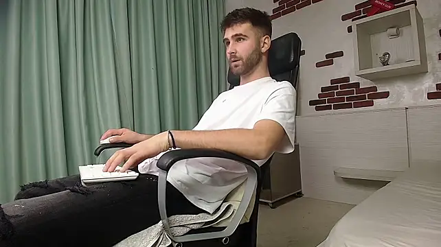 KyloEastn Live XXX chat