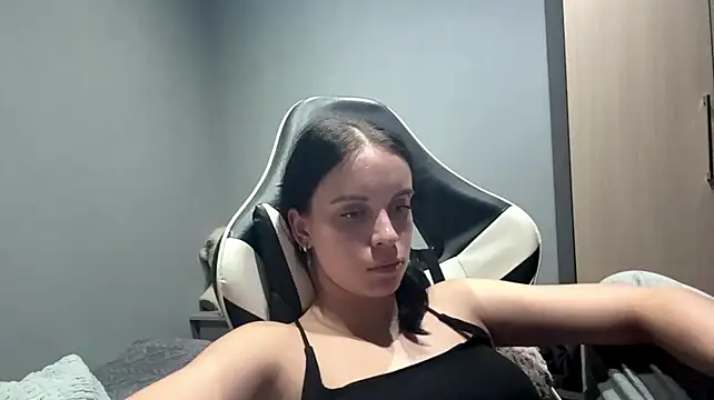 Hisaky XXX чат на живо