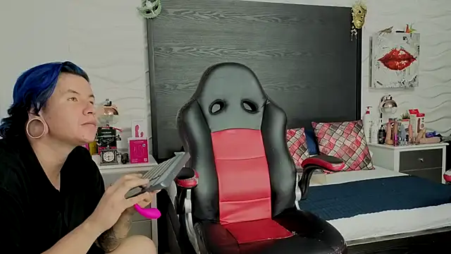 Živý XXX chat inkedsinners_