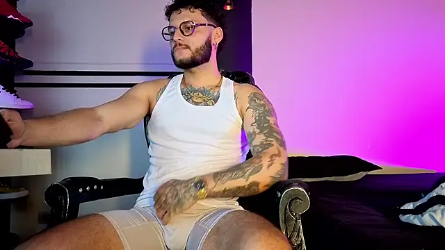 Tadeo_Prieto_'s Live XXX Chat