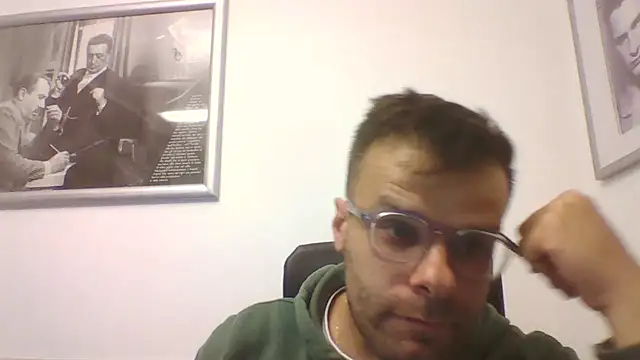 XXX chat uživo modela FROCETTO93