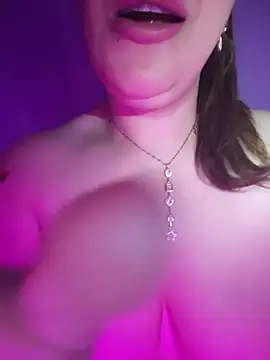 Doodqueen Adlı Modelin Canlı XXX Sohbeti