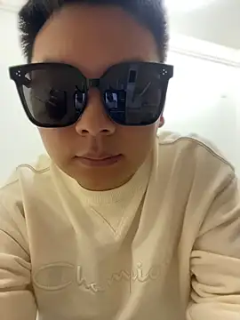 LouisVuitton168 网络视讯表演