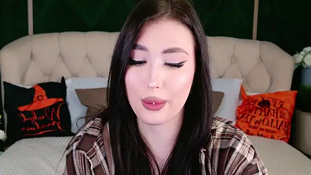 Chat XXX en directo de EmmaLawrens