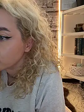 CurlyDaisy Chat XXX live