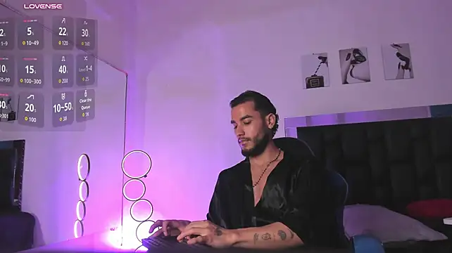 maxpower830 Live XXX Chat