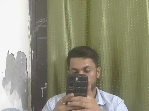 แชท XXX สดของ Stubborndesiboy