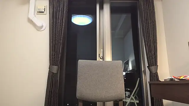 straightsakura Adlı Modelin Canlı XXX Sohbeti
