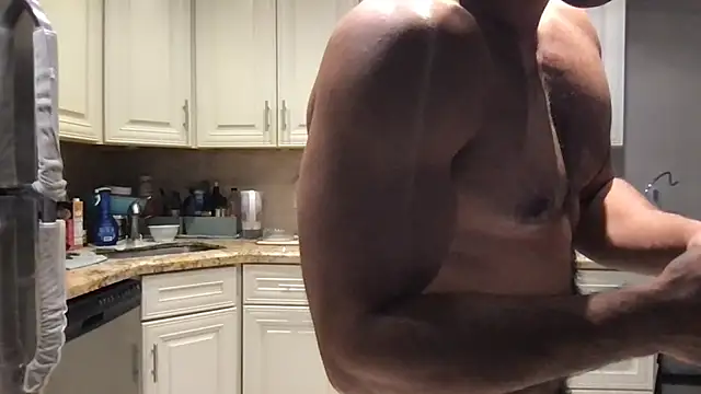 Živý XXX chat BigGuyMuscle