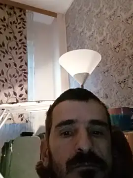 bubu38Goody: διαδικτυακό σόου στην κάμερα