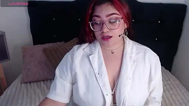 Chat +18 de Raven_Rouges ao vivo