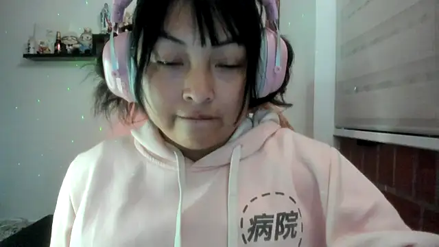Chat XXX en directo de Shaddycute_