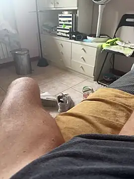 Chat +18 de PierPesaroX ao vivo