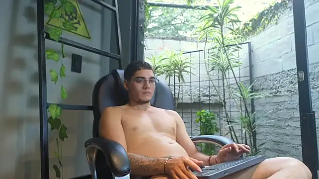 ThiagoFox live XXX chat