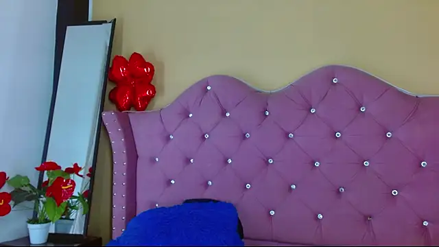 Chat +18 de meganblowx ao vivo