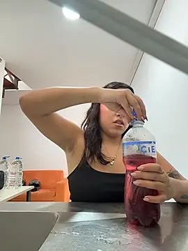 MeggyMae_ 现场XXX聊天