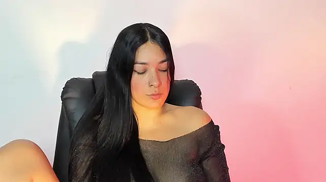 bella_hadid1_ Adlı Modelin Canlı XXX Sohbeti