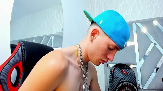 hunterheat__ XXX чат на живо