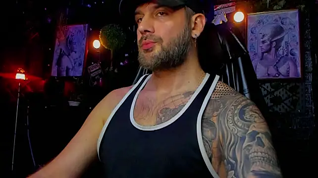 צ'אט XXX בשידור חי של LexHardy