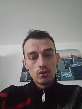 Chrisou73 现场XXX聊天